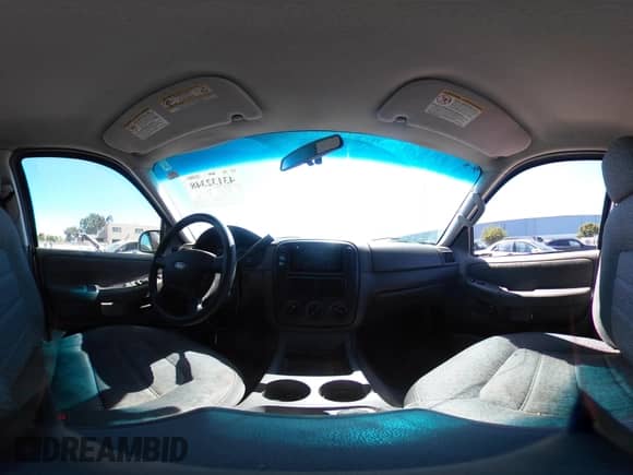 2002 Ford Explorer XLS с VIN 1FMZU62K12ZC92880, выставлен на аукционе IAAI как лот 43132348 с пробегом 265 326 миль миль и . История ставок и продаж доступна на DreamBid. Изображение 18.