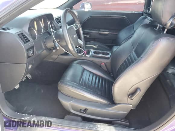 2010 Dodge Challenger R/T with VIN 2B3CJ5DT1AH175030, listed as a Copart auction lot 84941425 with 124,267 mi miles and Salvage title. Bid and sale history available at DreamBid. Image 7.