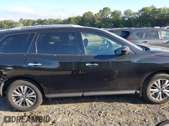 2019 Nissan Pathfinder S z VIN 5N1DR2MM0KC653652, wystawiony jako IAAI lot #43070891 z przebiegiem 49 424 mil mil oraz . Historia ofert i sprzedaży dostępna na DreamBid. Obrazek 14.