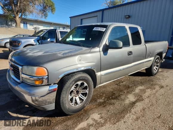 2001 GMC Sierra 1500 SLE z VIN 2GTEC19T211287783, wystawiony jako Copart lot #84647695 z przebiegiem 375 190 mil mil oraz Szkoda całkowita • Salvage title. Historia ofert i sprzedaży dostępna na DreamBid. Obrazek 1.