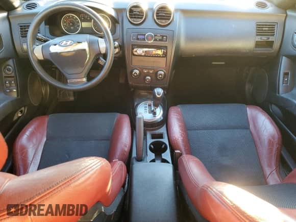 2008 Hyundai Tiburon GS с VIN KMHHM66D18U274943, выставлен на аукционе Copart как лот 89398555 с пробегом 196 250 миль миль и Списание • Salvage title. История ставок и продаж доступна на DreamBid. Изображение 8.