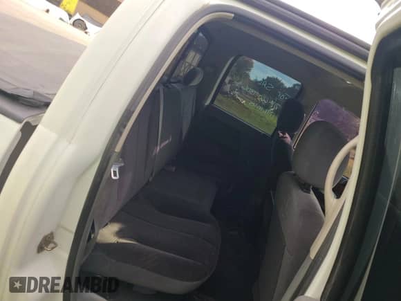 2006 Dodge 2500 ST z VIN 1D7KS28C16J183074, wystawiony jako Copart lot #89722425 z przebiegiem 179 889 mil mil oraz Czysty tytuł • Clean title. Historia ofert i sprzedaży dostępna na DreamBid. Obrazek 6.