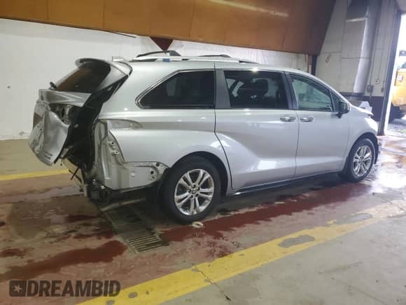 2022 Toyota Sienna Platinum с VIN 5TDESKFC6NS048507, выставлен на аукционе Copart как лот 68485875 с пробегом 57 588 миль миль и Списание • Salvage title. История ставок и продаж доступна на DreamBid. Изображение 3.