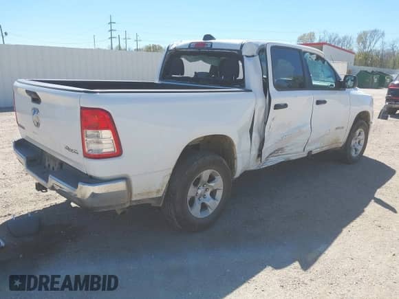 2024 Ram 1500 Big Horn z VIN 1C6RRFFG9RN110878, wystawiony jako IAAI lot #41785180 z przebiegiem 30 266 mil mil oraz . Historia ofert i sprzedaży dostępna na DreamBid. Obrazek 4.