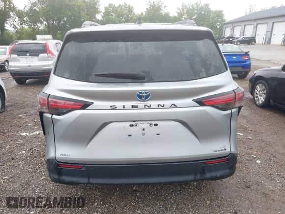 2021 Toyota Sienna LE with VIN 5TDBSKFC6MS020739, listed as a IAAI auction lot 42680138 with 162,547 mi miles and . Bid and sale history available at DreamBid. Image 16.