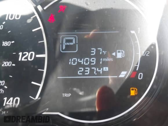 2015 Nissan Note S z VIN 3N1CE2CP2FL357472, wystawiony jako IAAI lot #41215110 z przebiegiem 104 091 mil mil oraz . Historia ofert i sprzedaży dostępna na DreamBid. Obrazek 15.