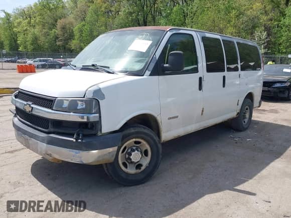 2005 Chevrolet Express Passenger with VIN 1GAHG35U051181753, listed as a IAAI auction lot 42074333 with 335,090 mi miles and . Bid and sale history available at DreamBid. Image 17.