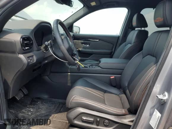 2025 Honda Pilot TrailSport with VIN 5FNYG1H61SB108032, listed as a Copart auction lot 66151355 with 3,935 mi miles and Salvage title. Bid and sale history available at DreamBid. Image 7.