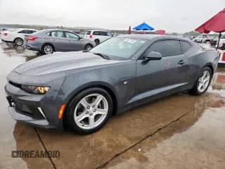 2018 Chevrolet Camaro 1LT с VIN 1G1FB1RX0J0105903, выставлен на аукционе Copart как лот 83927195 с пробегом 28 561 миль миль и Списание • Salvage title. История ставок и продаж доступна на DreamBid. Изображение 1.
