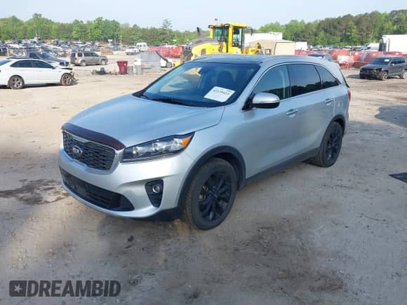 2020 Kia Sorento EX with VIN 5XYPH4A58LG709332, listed as a IAAI auction lot 42139413 with 98,708 mi miles and . Bid and sale history available at DreamBid. Image 2.
