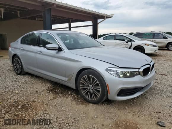 2019 BMW 5 Series 530e xDrive z VIN WBAJB1C53KB376689, wystawiony jako Copart lot #62812785 z przebiegiem 65 718 mil mil oraz Szkoda całkowita • Salvage title. Historia ofert i sprzedaży dostępna na DreamBid. Obrazek 4.