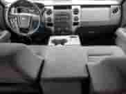 2012 Ford F-150 XL z VIN 1FTFW1EF5CFA93191, wystawiony jako Copart lot #82571725 z przebiegiem 79 984 mil mil oraz Czysty tytuł • Clean title. Historia ofert i sprzedaży dostępna na DreamBid. Obrazek 8.