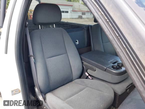 2008 Chevrolet Silverado 2500HD 1LT with VIN 1GCHK24K28E181931, listed as a IAAI auction lot 43059070 with 163,970 mi miles and . Bid and sale history available at DreamBid. Image 8.