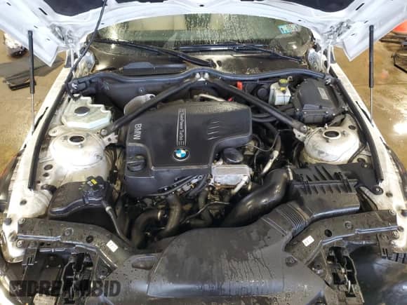 2015 BMW Z4 sDrive28i с VIN WBALL5C59FP557592, выставлен на аукционе Copart как лот 56666655 с пробегом 83 377 миль миль и Списание • Salvage title. История ставок и продаж доступна на DreamBid. Изображение 11.