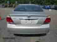 2005 Toyota Camry STD с VIN 4T1BE32K15U085484, выставлен на аукционе Copart как лот 61790455 с пробегом 226 914 миль миль и Списание • Salvage title. История ставок и продаж доступна на DreamBid. Изображение 6.
