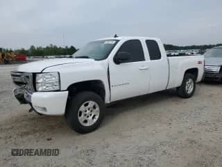 2007 Chevrolet Silverado 1500 2LT с VIN 2GCEK19JX71659736, выставлен на аукционе Copart как лот 53682185 с пробегом 170 150 миль миль и Списание • Salvage title. История ставок и продаж доступна на DreamBid. Изображение 1.