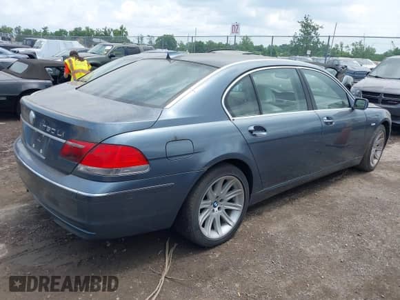 2006 BMW 7 Series 750Li z VIN WBAHN83576DT62514, wystawiony jako IAAI lot #42657343 z przebiegiem Nie podano mil oraz . Historia ofert i sprzedaży dostępna na DreamBid. Obrazek 4.