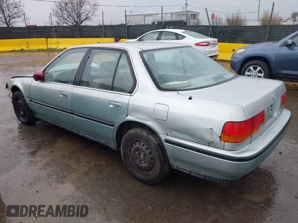 1992 Honda Accord LX z VIN JHMCB7654NC058331, wystawiony jako IAAI lot #41496056 z przebiegiem 287 769 mil mil oraz . Historia ofert i sprzedaży dostępna na DreamBid. Obrazek 3.