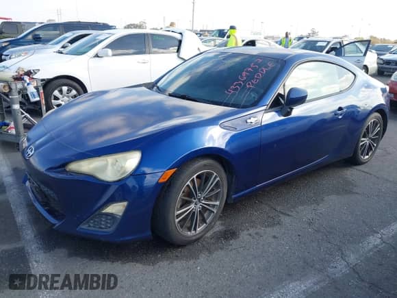 2013 Scion FR-S с VIN JF1ZNAA17D2727299, выставлен на аукционе IAAI как лот 43369757 с пробегом 137 218 миль миль и . История ставок и продаж доступна на DreamBid. Изображение 2.