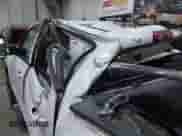 2015 Chevrolet Silverado 2500HD LT z VIN 1GC1KVEG7FF644991, wystawiony jako IAAI lot #40961070 z przebiegiem 212 548 mil mil oraz . Historia ofert i sprzedaży dostępna na DreamBid. Obrazek 14.