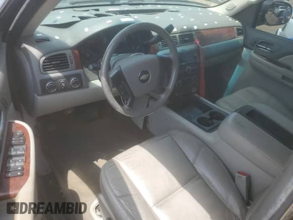 2009 Chevrolet Silverado 1500 LTZ с VIN 1GCEK39099Z145275, выставлен на аукционе Copart как лот 62400045 с пробегом 125 566 миль миль и Списание • Salvage title. История ставок и продаж доступна на DreamBid. Изображение 8.