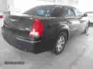 2007 Chrysler 300 Touring с VIN 2C3KA53G17H869258, выставлен на аукционе IAAI как лот 42399212 с пробегом 237 633 миль миль и . История ставок и продаж доступна на DreamBid. Изображение 4.