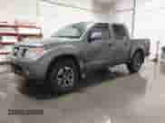 2019 Nissan Frontier SV z VIN 1N6AD0EV7KN710528, wystawiony jako IAAI lot #41819316 z przebiegiem 92 454 mil mil oraz . Historia ofert i sprzedaży dostępna na DreamBid. Obrazek 17.