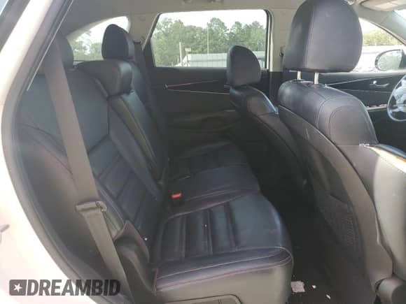 2019 Kia Sorento EX z VIN 5XYPH4A59KG453118, wystawiony jako Copart lot #62486135 z przebiegiem 113 990 mil mil oraz Szkoda całkowita • Salvage title. Historia ofert i sprzedaży dostępna na DreamBid. Obrazek 11.