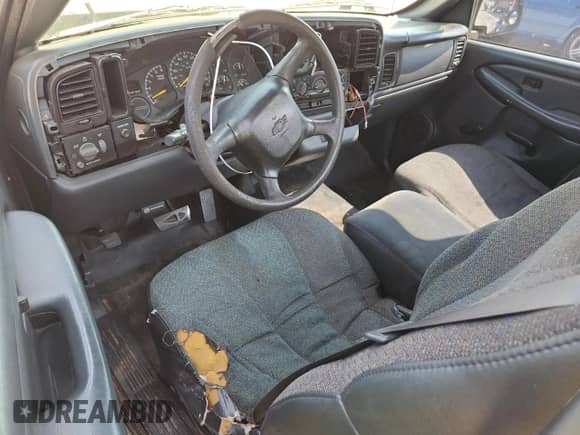 2000 Chevrolet Silverado 1500 z VIN 1GCEC14V7YZ105294, wystawiony jako Copart lot #71396935 z przebiegiem 257 942 mil mil oraz Szkoda całkowita • Salvage title. Historia ofert i sprzedaży dostępna na DreamBid. Obrazek 8.