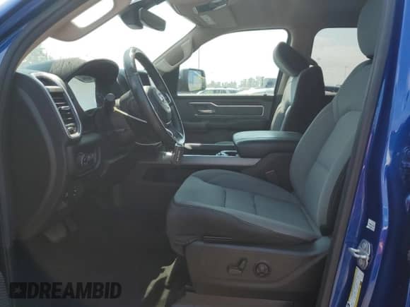 2019 Ram 1500 Big Horn z VIN 1C6SRFFT0KN755858, wystawiony jako Copart lot #67435335 z przebiegiem 54 277 mil mil oraz Czysty tytuł • Clean title. Historia ofert i sprzedaży dostępna na DreamBid. Obrazek 7.