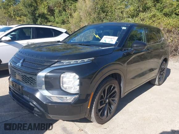 2024 Mitsubishi Outlander SE with VIN JA4J3VA89RZ015788, listed as a IAAI auction lot 43516856 with 58,712 mi miles and . Bid and sale history available at DreamBid. Image 2.