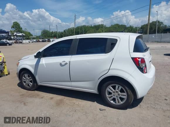 2012 Chevrolet Sonic LT z VIN 1G1JC6SB0C4206096, wystawiony jako IAAI lot #42799234 z przebiegiem 154 255 mil mil oraz . Historia ofert i sprzedaży dostępna na DreamBid. Obrazek 14.