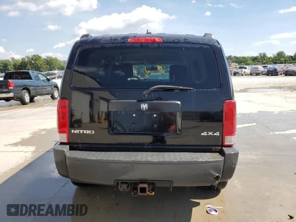 2007 Dodge Nitro SXT with VIN 1D8GU28KX7W734982, listed as a Copart auction lot 71172105 with 322,212 mi miles and Salvage title. Bid and sale history available at DreamBid. Image 6.