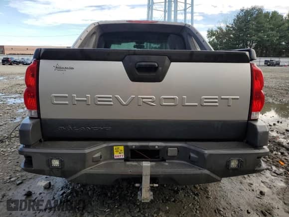 2005 Chevrolet Avalanche LS с VIN 3GNGK22G35G258778, выставлен на аукционе Copart как лот 73949614 с пробегом 151 928 миль миль и Списание • Salvage title. История ставок и продаж доступна на DreamBid. Изображение 6.