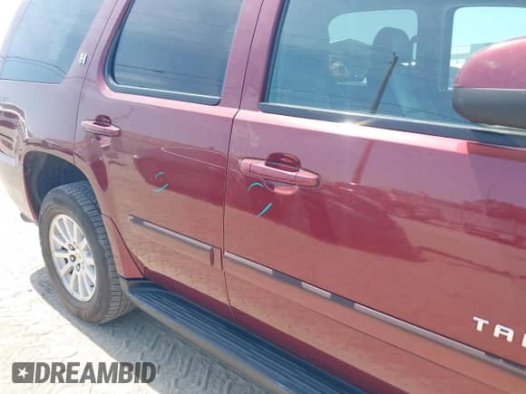 2009 Chevrolet Tahoe with VIN 1GNFK135X9R153552, listed as a IAAI auction lot 41930886 with 193,739 mi miles and . Bid and sale history available at DreamBid. Image 12.