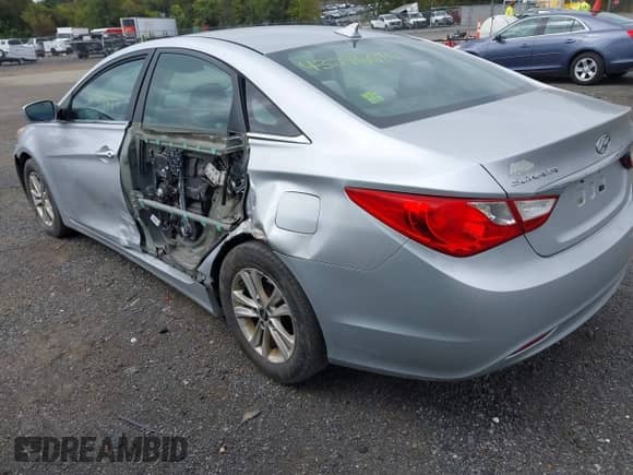 2012 Hyundai Sonata GLS z VIN 5NPEB4AC9CH495922, wystawiony jako IAAI lot #43276674 z przebiegiem 221 375 mil mil oraz . Historia ofert i sprzedaży dostępna na DreamBid. Obrazek 3.