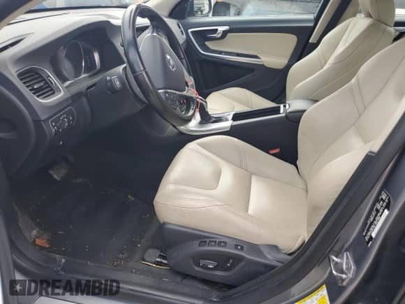 2017 Volvo S60 Inscription Platinum с VIN LYV402TM4HB130597, выставлен на аукционе Copart как лот 64957945 с пробегом 51 115 миль миль и Списание • Salvage title. История ставок и продаж доступна на DreamBid. Изображение 7.