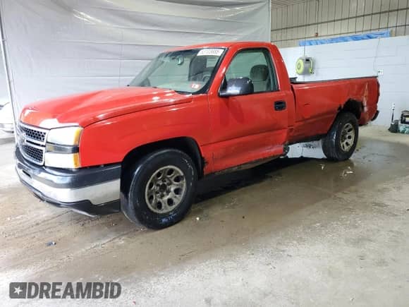 2006 Chevrolet Silverado 1500 Work Truck z VIN 1GCEC14V06E284962, wystawiony jako Copart lot #63103685 z przebiegiem 231 471 mil mil oraz Szkoda całkowita • Salvage title. Historia ofert i sprzedaży dostępna na DreamBid. Obrazek 1.