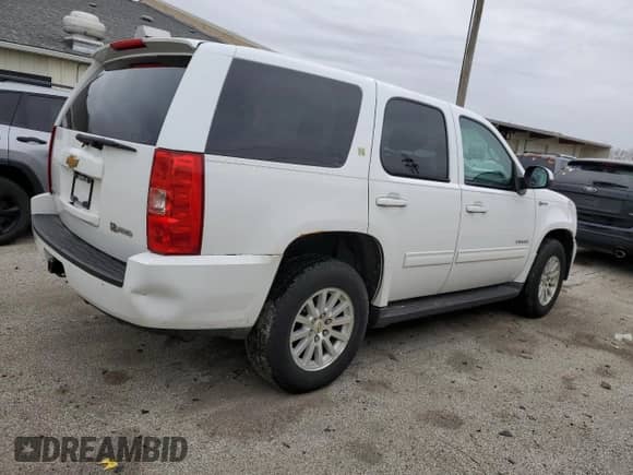 2013 Chevrolet Tahoe z VIN 1GNSKDEJ6DR131759, wystawiony jako Copart lot #52600315 z przebiegiem 246 515 mil mil oraz Czysty tytuł • Clean title. Historia ofert i sprzedaży dostępna na DreamBid. Obrazek 3.