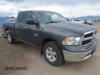 2018 Ram 1500 Big Horn z VIN 1C6RR7GG7JS120447, wystawiony jako IAAI lot #42507462 z przebiegiem 128 108 mil mil oraz . Historia ofert i sprzedaży dostępna na DreamBid. Obrazek 1.