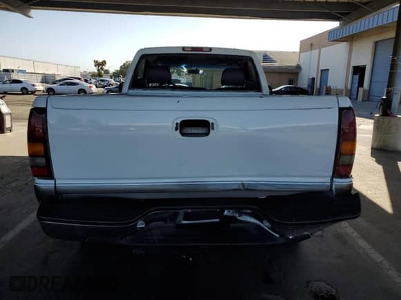2000 Chevrolet Silverado 1500 LS с VIN 1GCEC14W3YZ279582, выставлен на аукционе Copart как лот 57668495 с пробегом 174 290 миль миль и Списание • Salvage title. История ставок и продаж доступна на DreamBid. Изображение 6.