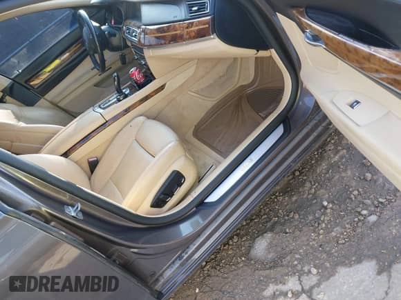 2014 BMW 7 Series ALPINA B7 с VIN WBAYE8C55ED134655, выставлен на аукционе IAAI как лот 43052441 с пробегом 100 171 миль миль и . История ставок и продаж доступна на DreamBid. Изображение 5.