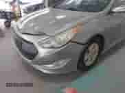 2011 Hyundai Sonata Hybrid z VIN KMHEC4A42BA006249, wystawiony jako IAAI lot #43236512 z przebiegiem 139 131 mil mil oraz . Historia ofert i sprzedaży dostępna na DreamBid. Obrazek 6.