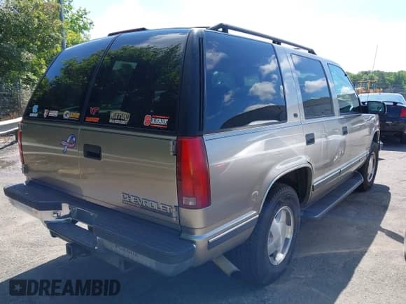 1998 Chevrolet Tahoe с VIN 1GNEK13R0WJ321045, выставлен на аукционе IAAI как лот 42223891 с пробегом 192 041 миль миль и . История ставок и продаж доступна на DreamBid. Изображение 4.