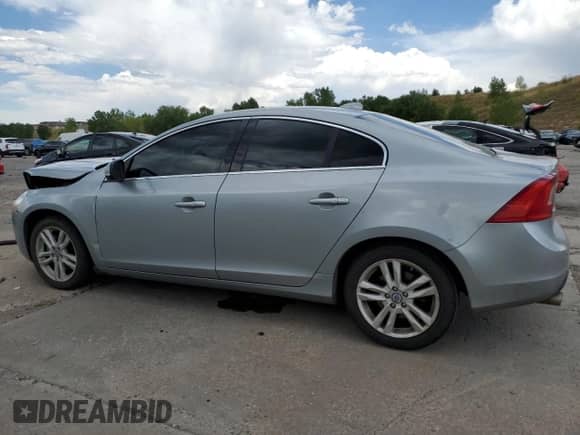 2013 Volvo S60 T5 с VIN YV1612FH4D2208886, выставлен на аукционе Copart как лот 68046425 с пробегом 159 100 миль миль и Списание • Salvage title. История ставок и продаж доступна на DreamBid. Изображение 2.