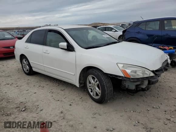 2007 Honda Accord с VIN UTP07010, выставлен на аукционе Copart как лот 42248685 с пробегом 244 992 миль миль и На запчасти • Non repairable. История ставок и продаж доступна на DreamBid. Изображение 4.