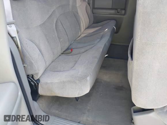 2000 GMC Sierra 1500 SLE z VIN 1GTEK19T5YE243255, wystawiony jako IAAI lot #42870917 z przebiegiem 258 489 mil mil oraz . Historia ofert i sprzedaży dostępna na DreamBid. Obrazek 8.
