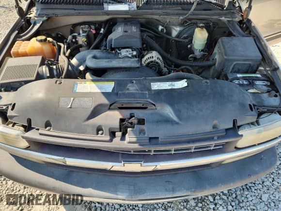 2000 Chevrolet Silverado 1500 z VIN 1GCEC14V7YZ105294, wystawiony jako Copart lot #71396935 z przebiegiem 257 942 mil mil oraz Szkoda całkowita • Salvage title. Historia ofert i sprzedaży dostępna na DreamBid. Obrazek 11.