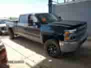 2019 Chevrolet Silverado 2500HD Work Truck z VIN 1GC1KREG6KF172638, wystawiony jako Copart lot #46732125 z przebiegiem 125 076 mil mil oraz Szkoda całkowita • Salvage title. Historia ofert i sprzedaży dostępna na DreamBid. Obrazek 4.