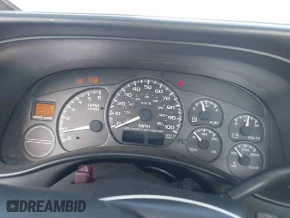 2000 Chevrolet Silverado 1500 LS with VIN 1GCEC14W3YZ104233, listed as a IAAI auction lot 42824914 with Not provided miles and . Bid and sale history available at DreamBid. Image 7.